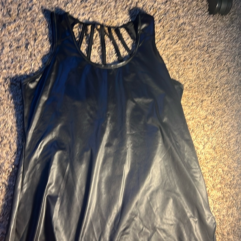 Calia athletic top that has a fun look.